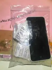 iphone-5c-tombe-dans-leau