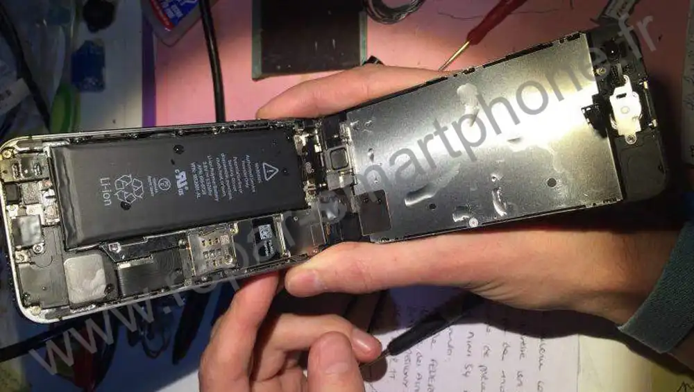 iphone-5s-tombe-dans-leau