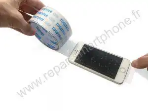 Pose de ruban adhesif sur la vitre iPhone Pose de ruban adhesif sur la vitre iPhone