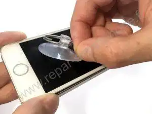 Pousser la bosse pour enlever l'ecran 2 Pousser la bosse pour enlever l'ecran 2