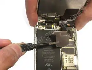 Retirer la plaque de maintien de l'ecran 2 Retirer la plaque de maintien de l'ecran 2