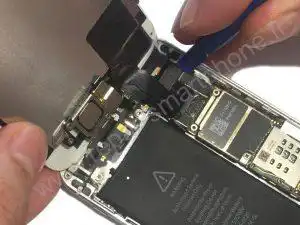 Retirer la nappe de la camera frontale 1 Retirer la nappe de la camera frontale 1