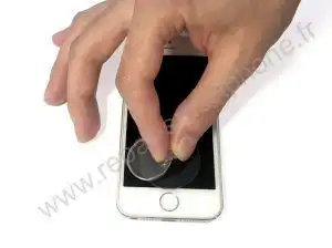 Appliquer la ventouse sur l'ecran iPhone Appliquer la ventouse sur l'ecran iPhone