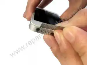 Retirer l'ecran d'un iPhone avec un cutter 1 Retirer l'ecran d'un iPhone avec un cutter 1