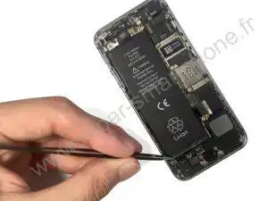 Positionner la batterie dans l'iPhone