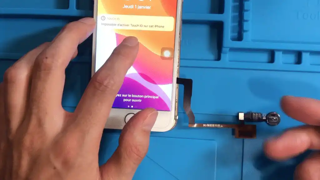 allumer iphone pour tester la nouvelle nappe interne de bouton home iphone 7 7 plus 8 8 plus 2 allumer iphone pour tester la nouvelle nappe interne de bouton home iphone 7 7 plus 8 8 plus 2