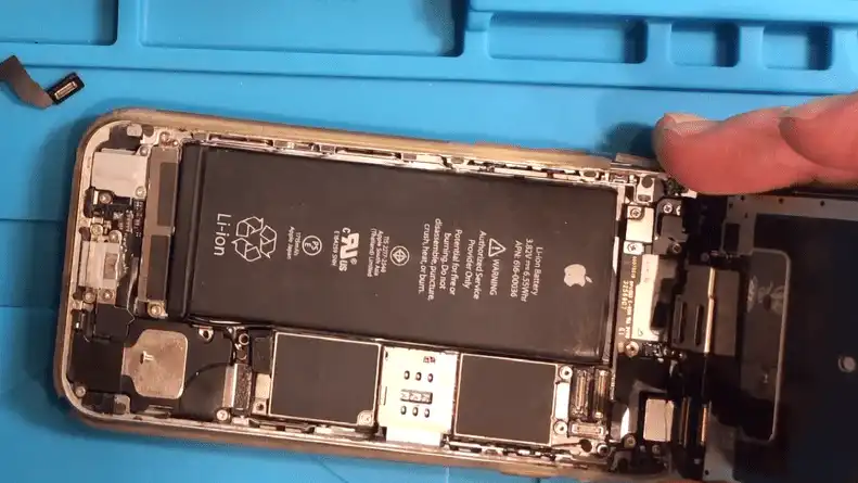 enlever l'ecran et debrancher la batterie iphone 6s 6s plus enlever l'ecran et debrancher la batterie iphone 6s 6s plus