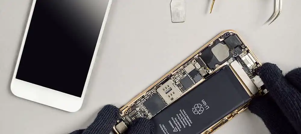 iphone repare avec des plaques metalliques manquantes