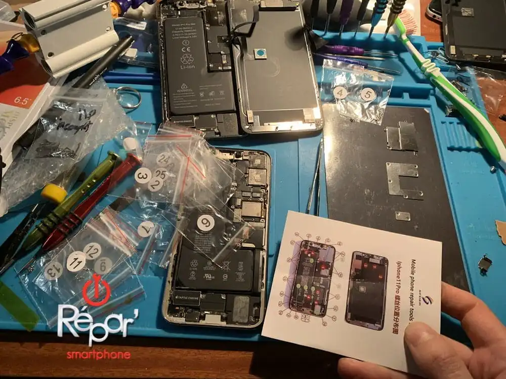 remettre les vis manquantes ou melangees dans l ordre sur iphone img1