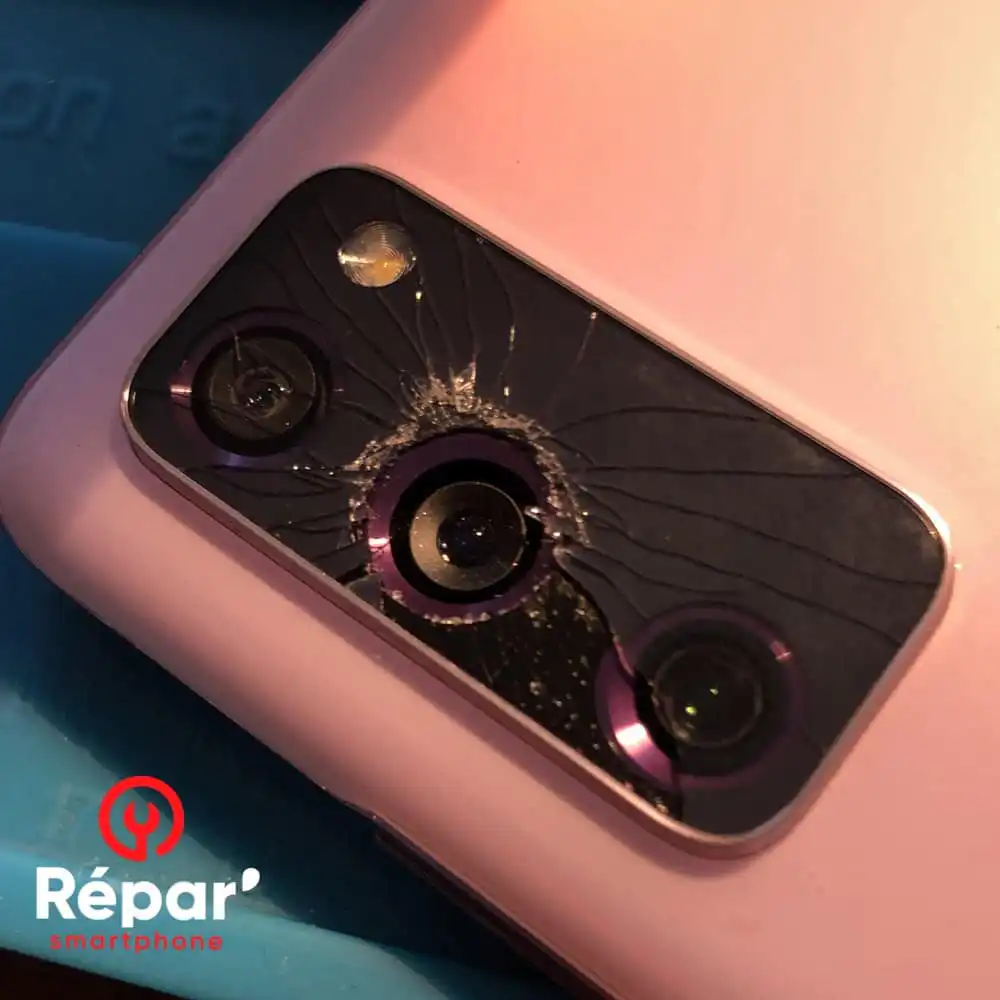 vitre appareil photo cassee sur un telephone vitre appareil photo cassee sur un telephone